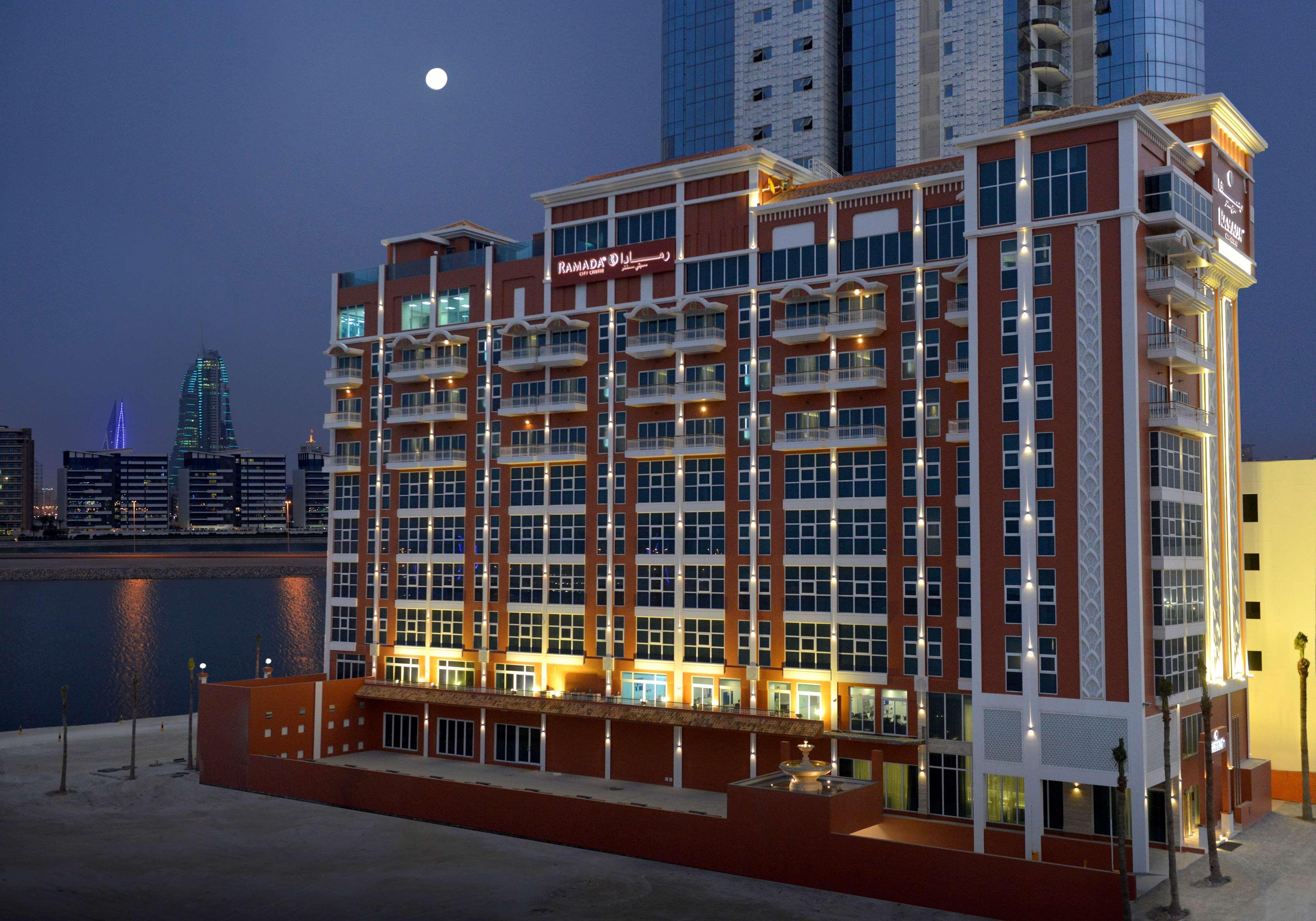Ramada By Wyndham Manama City Centre Exterior foto
