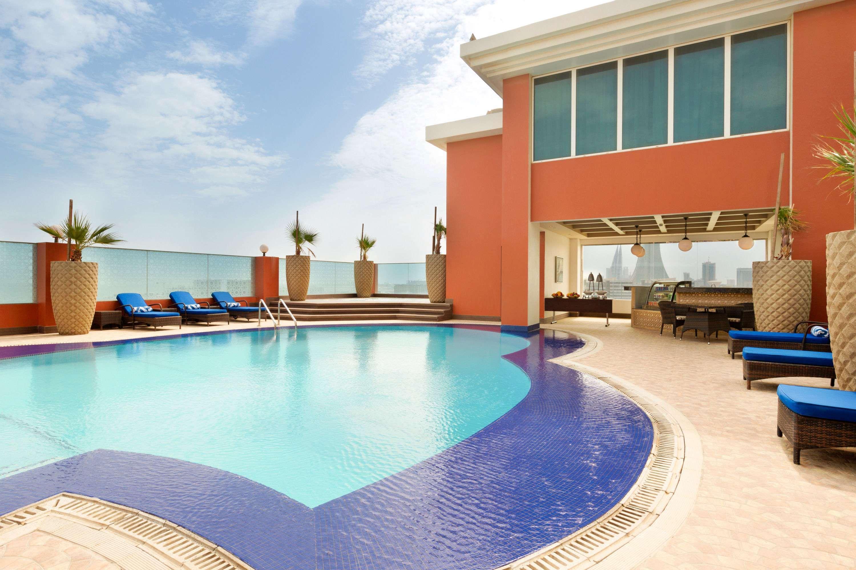 Ramada By Wyndham Manama City Centre Exterior foto