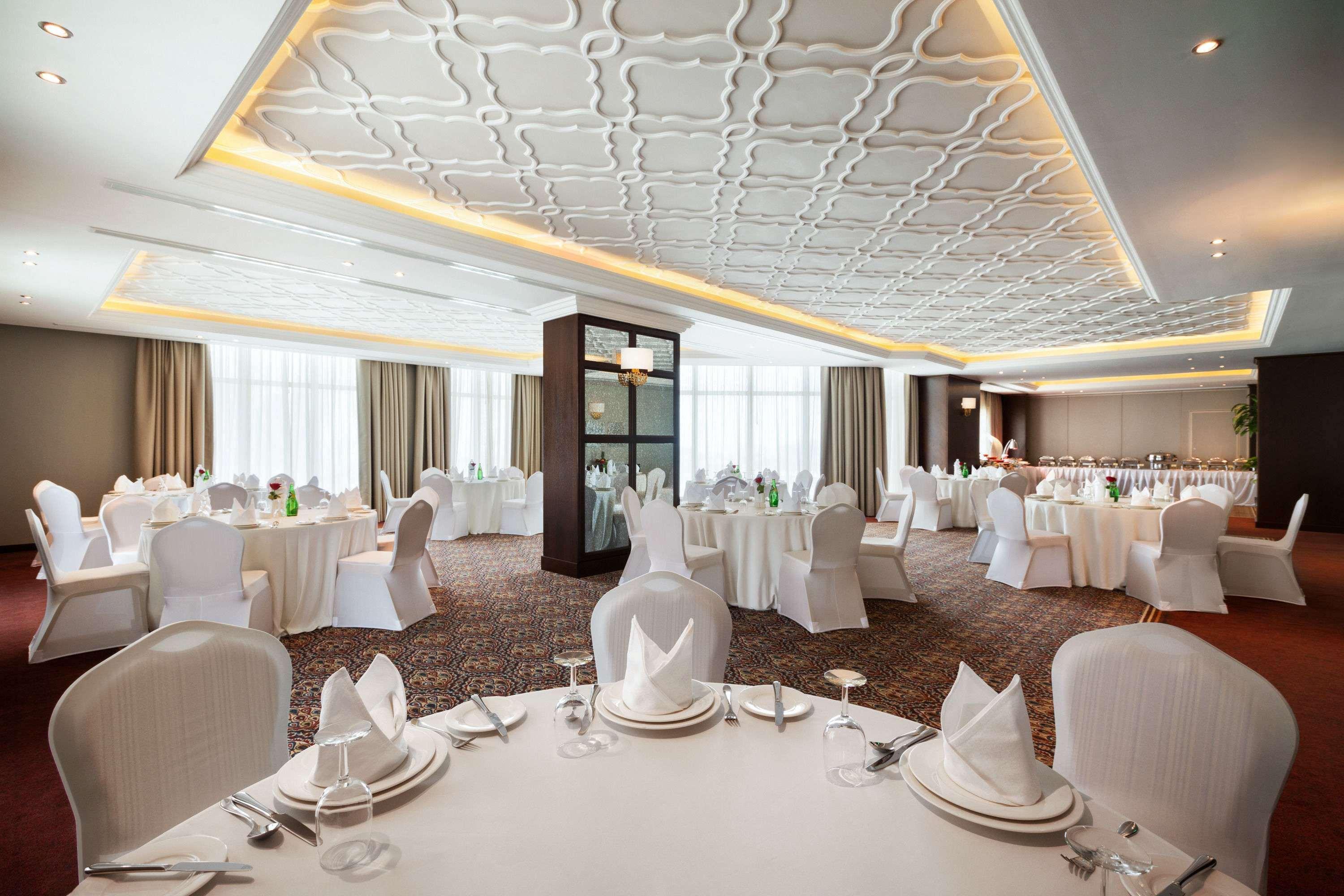 Ramada By Wyndham Manama City Centre Exterior foto