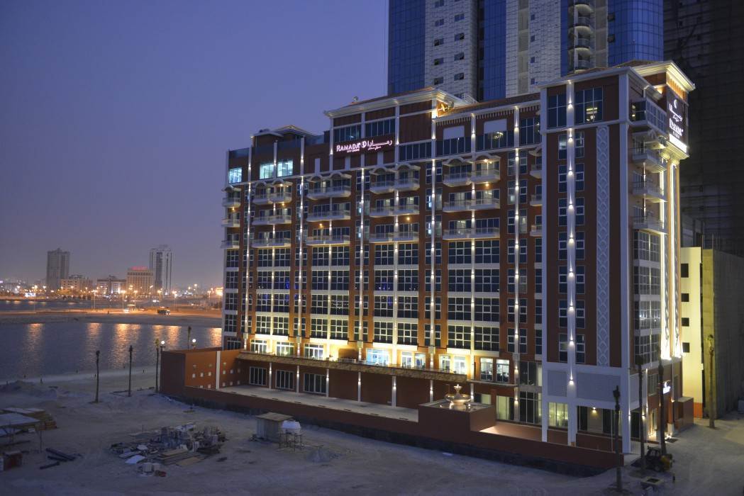 Ramada By Wyndham Manama City Centre Exterior foto