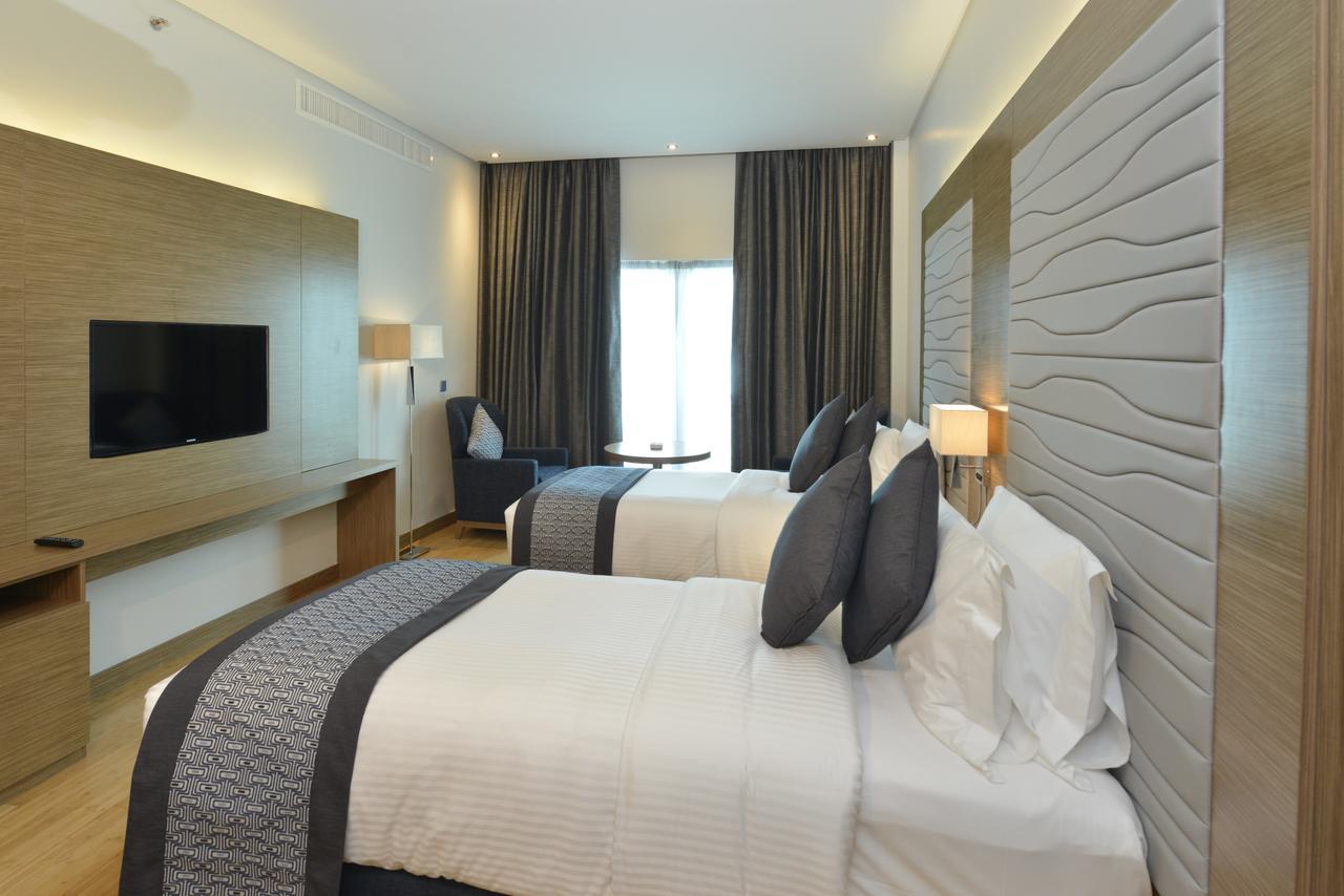 Ramada By Wyndham Manama City Centre Exterior foto