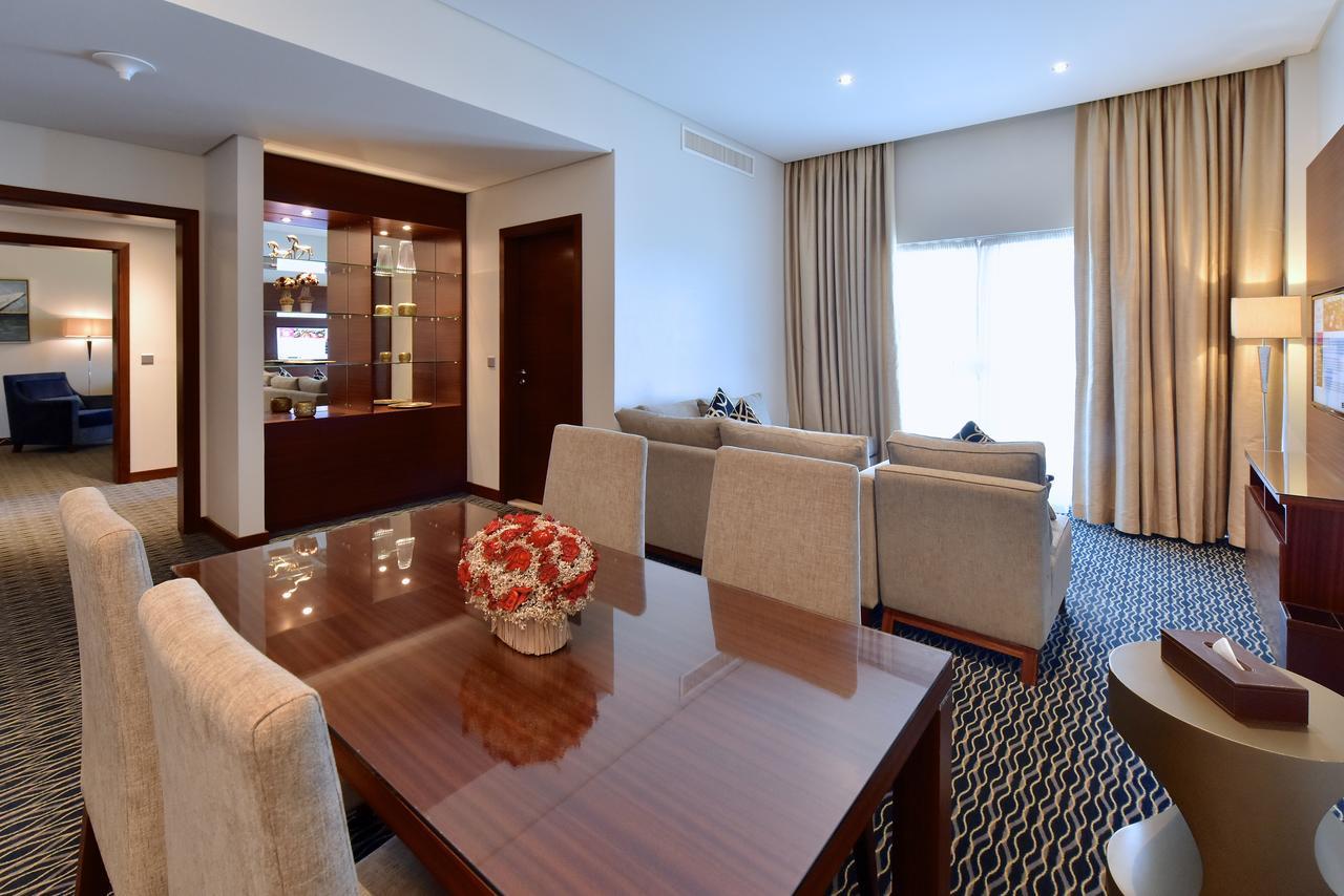 Ramada By Wyndham Manama City Centre Exterior foto