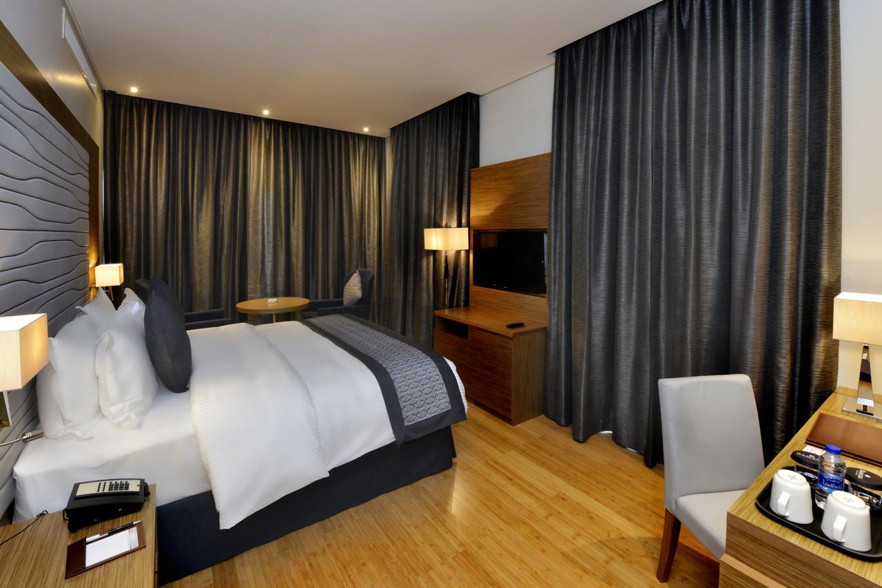 Ramada By Wyndham Manama City Centre Exterior foto